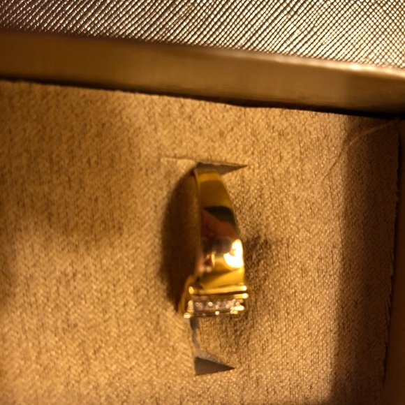 Ladies ring. - Picture 3 of 5